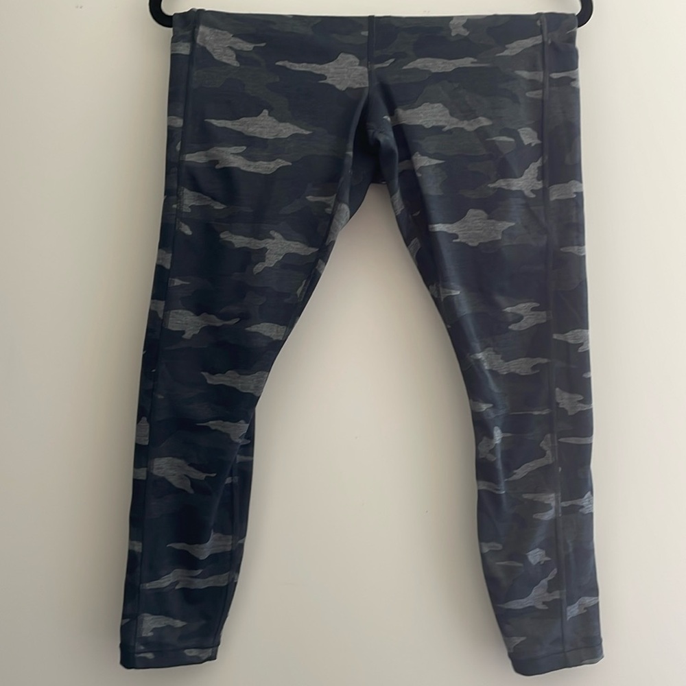 Athleta Ultimate Stash Pocket Legging 7/8